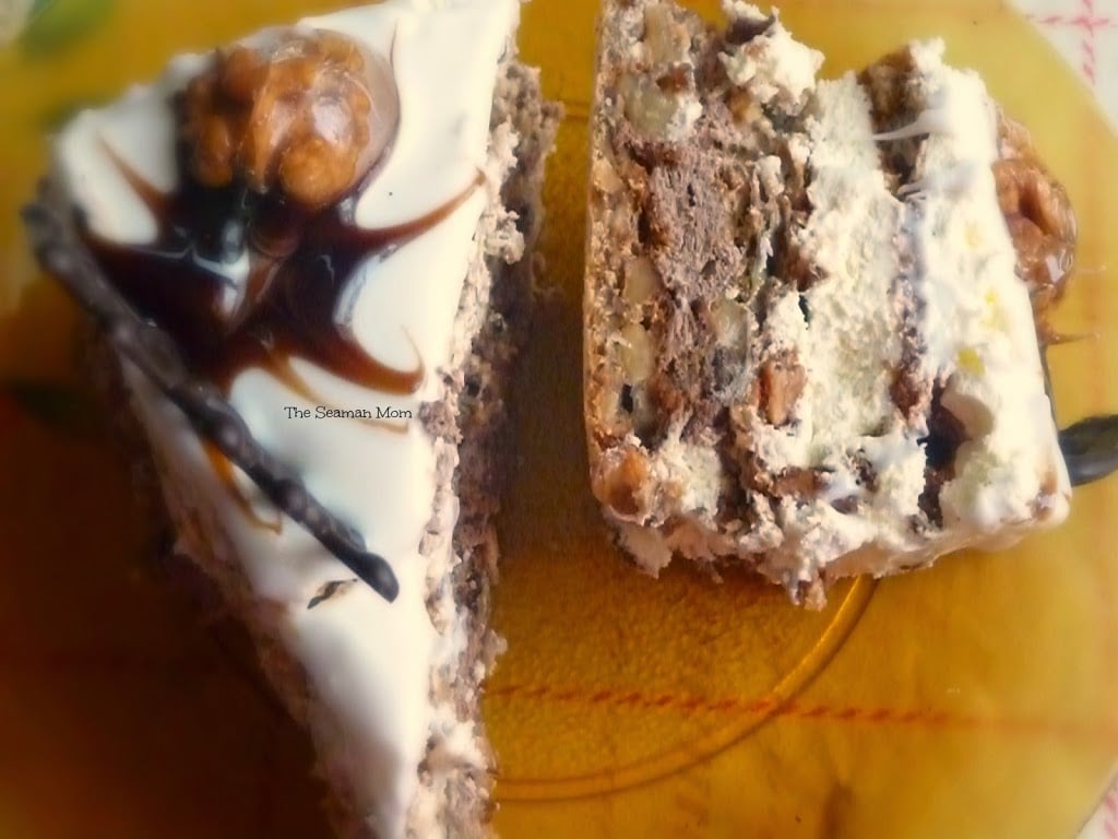 Meringue cake with walnuts recipe