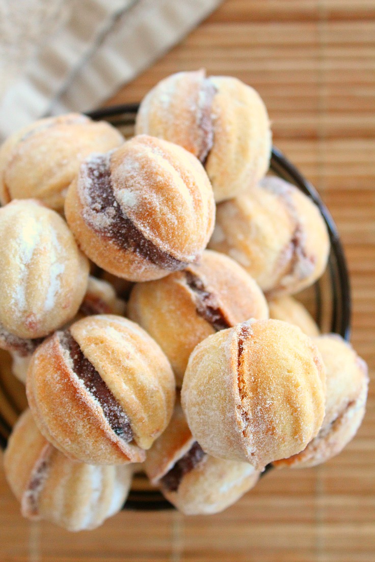 Walnut shaped cookies