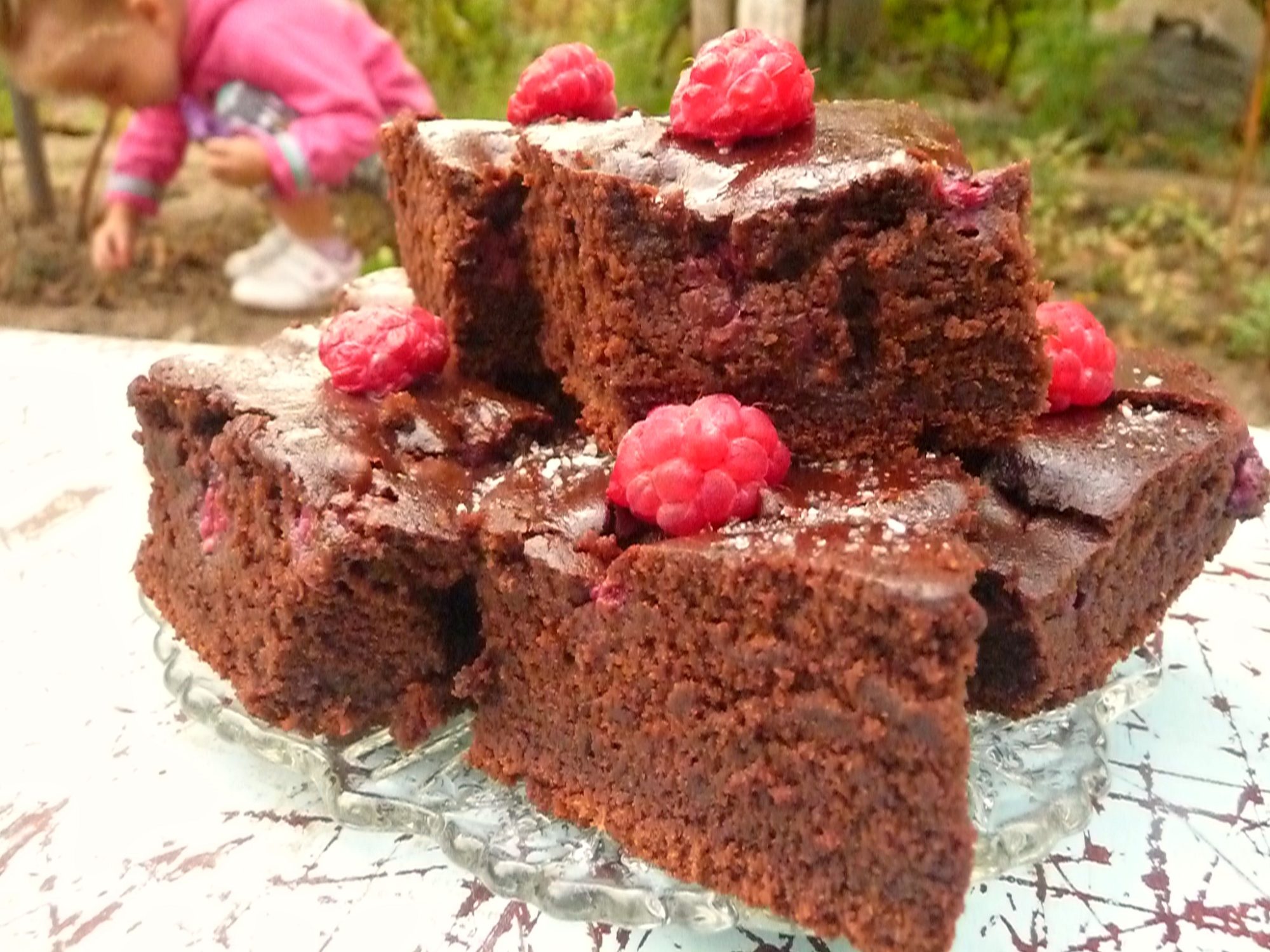 Cocoa and raspberry pound cake