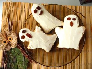 Ghost biscuits with cream cheese