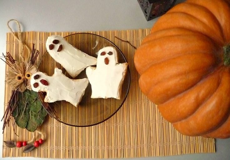 Ghost biscuits with cream cheese - The Seaman Mom