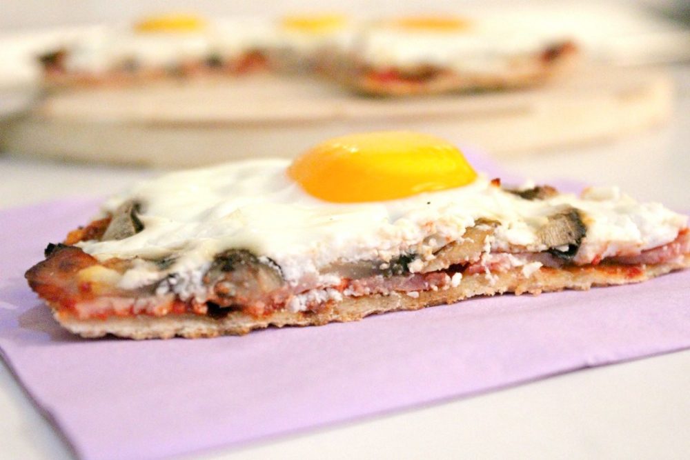 Breakfast Pizza Recipe With Whole Eggs, Ham & Mozzarella