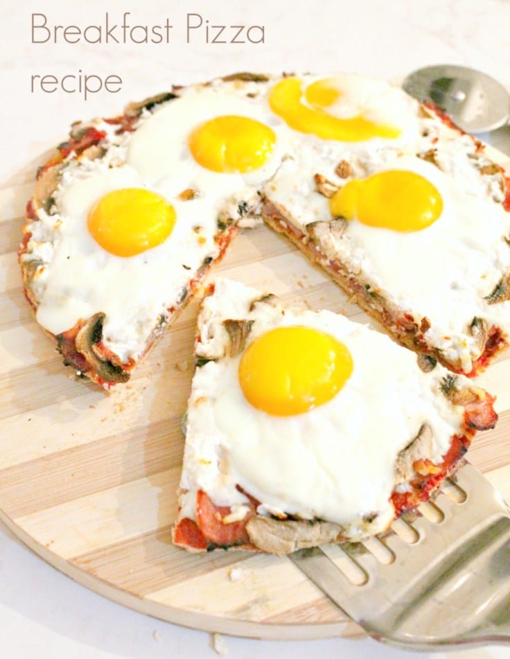 Breakfast Pizza recipe with eggs, ham and mozzarella