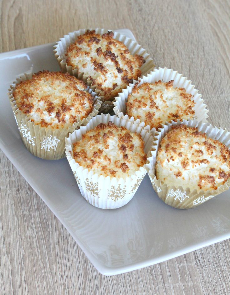 Coconut macaroons cupcakes