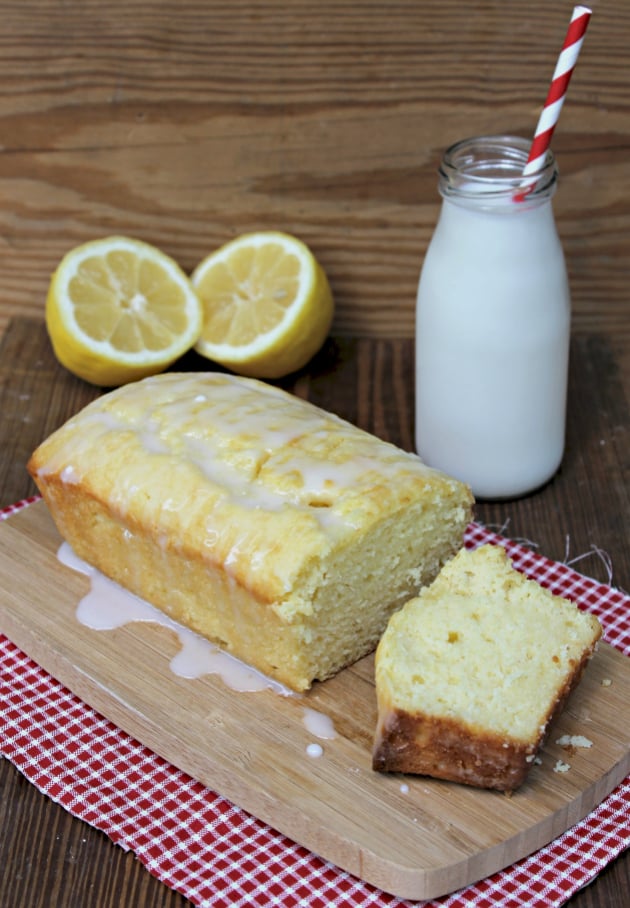 Sour cream lemon pound cake