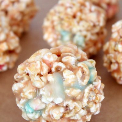 Easy quick and yum marshmallow popcorn balls perfect for the star wars fan