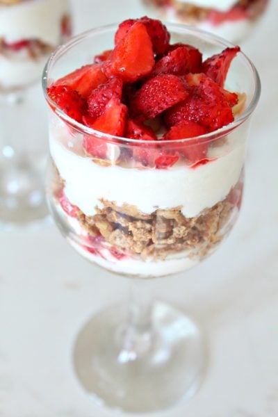 Make A Healthy Strawberry Parfait - Easy Peasy Creative Ideas