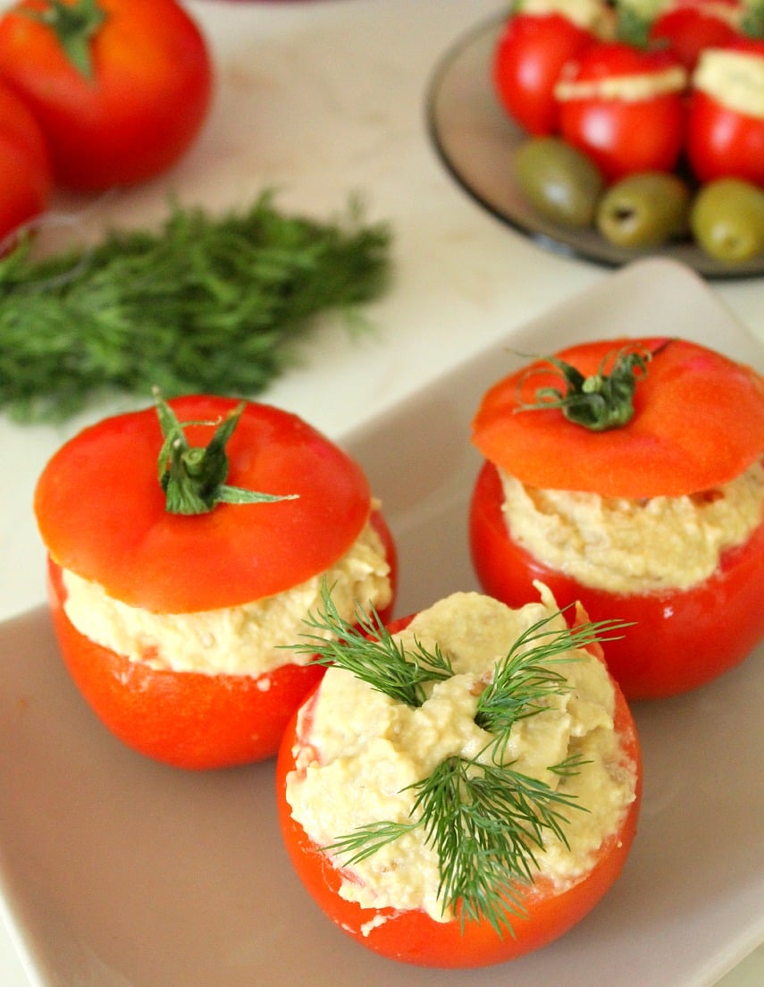 Stuffed tomatoes with eggplant hummus dip