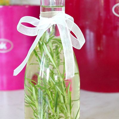 How to make rosemary infused oil