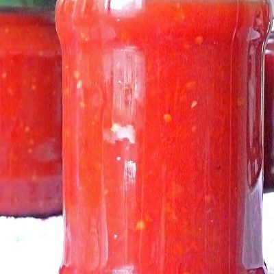 How to prepare jars and bottles for canning