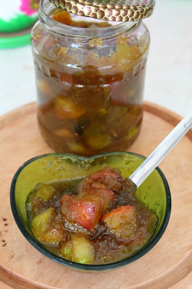Green tomato jam with apples