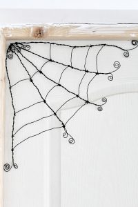 How to make a wire spider web