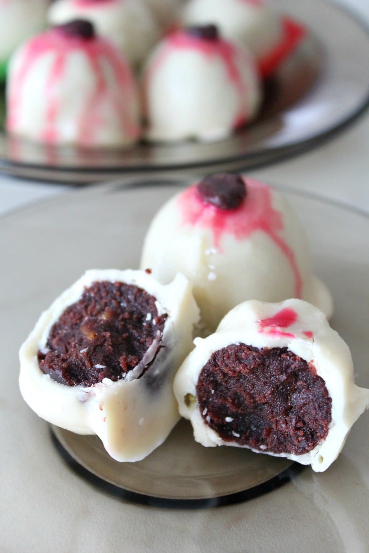 Eyeball Halloween cookies