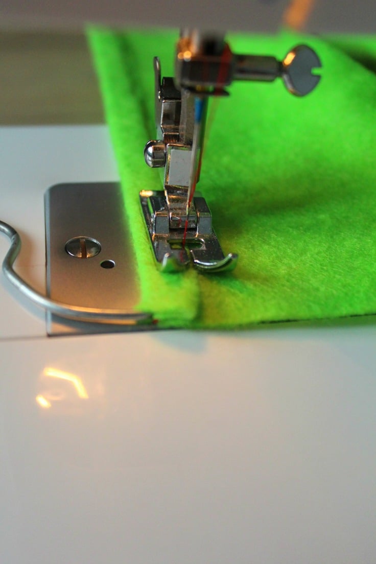 Super Duper Easy DIY Sewing Machine Cover - The Happier Homemaker