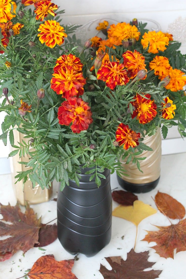 simple-easy-plastic-flower-vase-diy-easy-peasy-creative-ideas