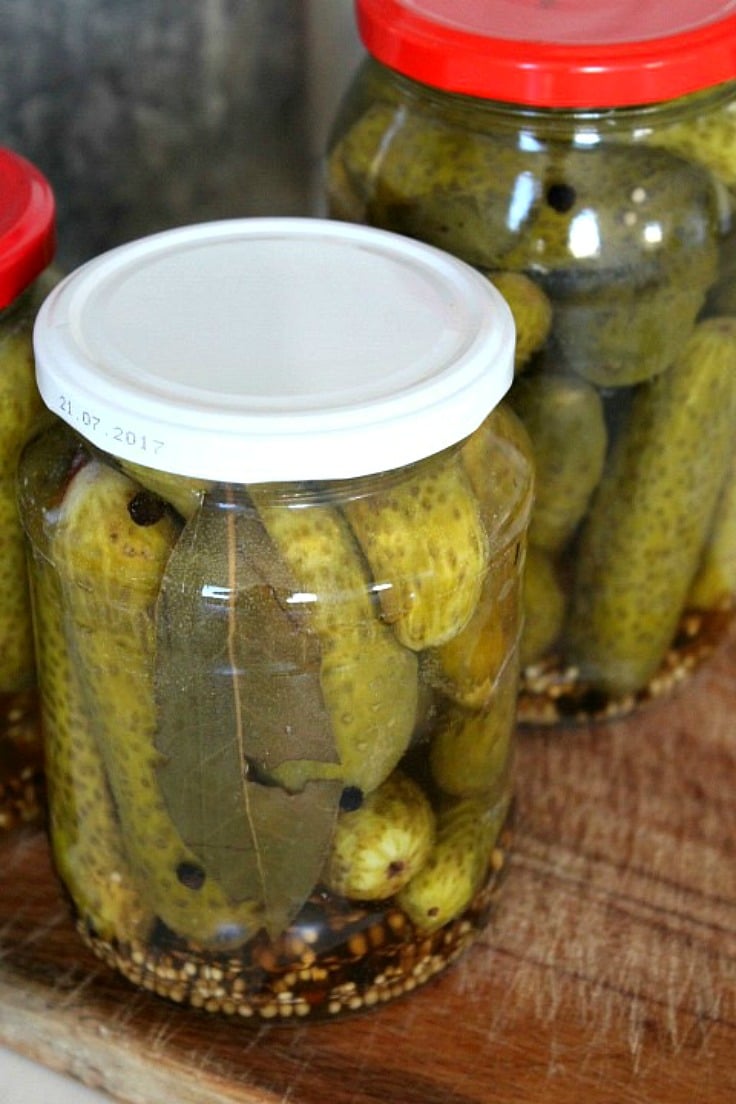 How to pickle cucumbers with vinegar