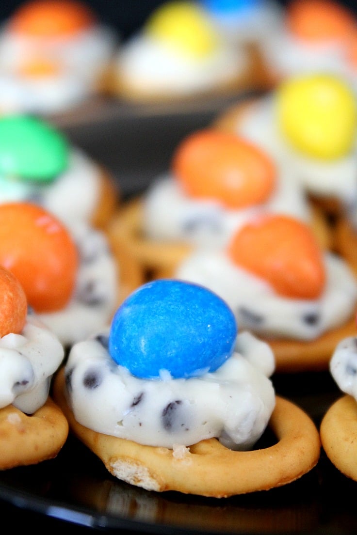 Pretzel hershey kiss m&m recipe