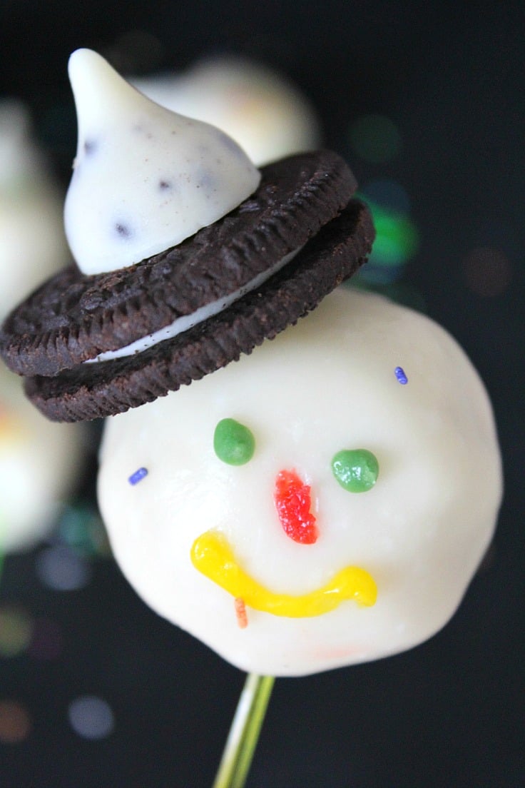 Snowman cake pops