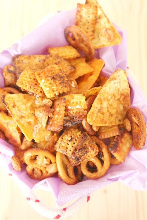 Spicy Asian Party Mix snack - Easy Peasy Creative Ideas