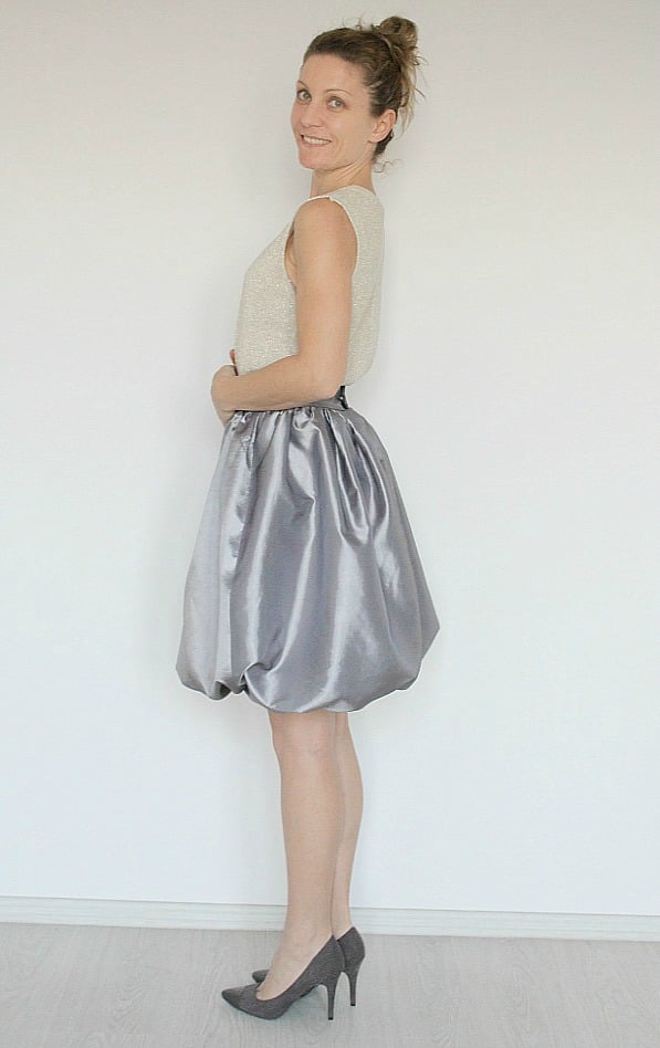 DIY FLARED DRESS WITH A BALLOON GATHERS HEM. CUTTING AND STITCHING