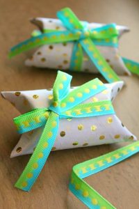 Toilet paper rolls gift boxes