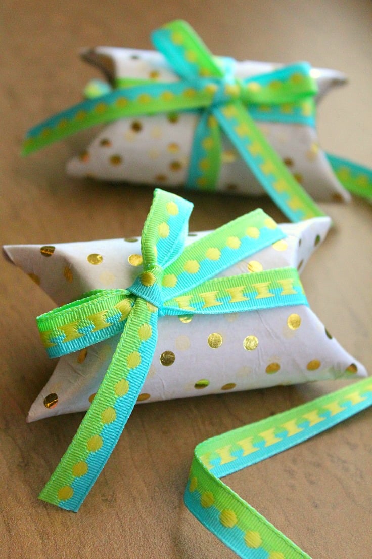 How to Make a Gift Bag out of Wrapping Paper - The Happier Homemaker