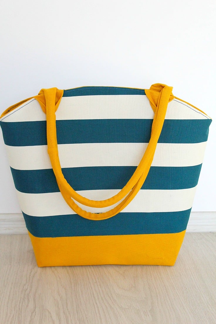 Rounded Opening Tote Bag Tutorial and Free Pattern