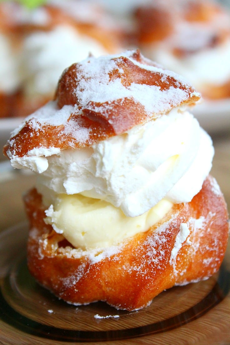 French Cream Puffs With Whipped Cream Vanilla Filling