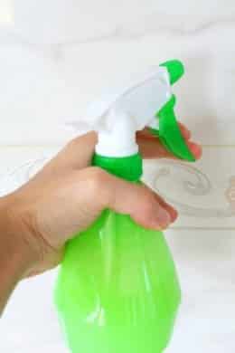 Homemade Miracle Bathroom Cleaner