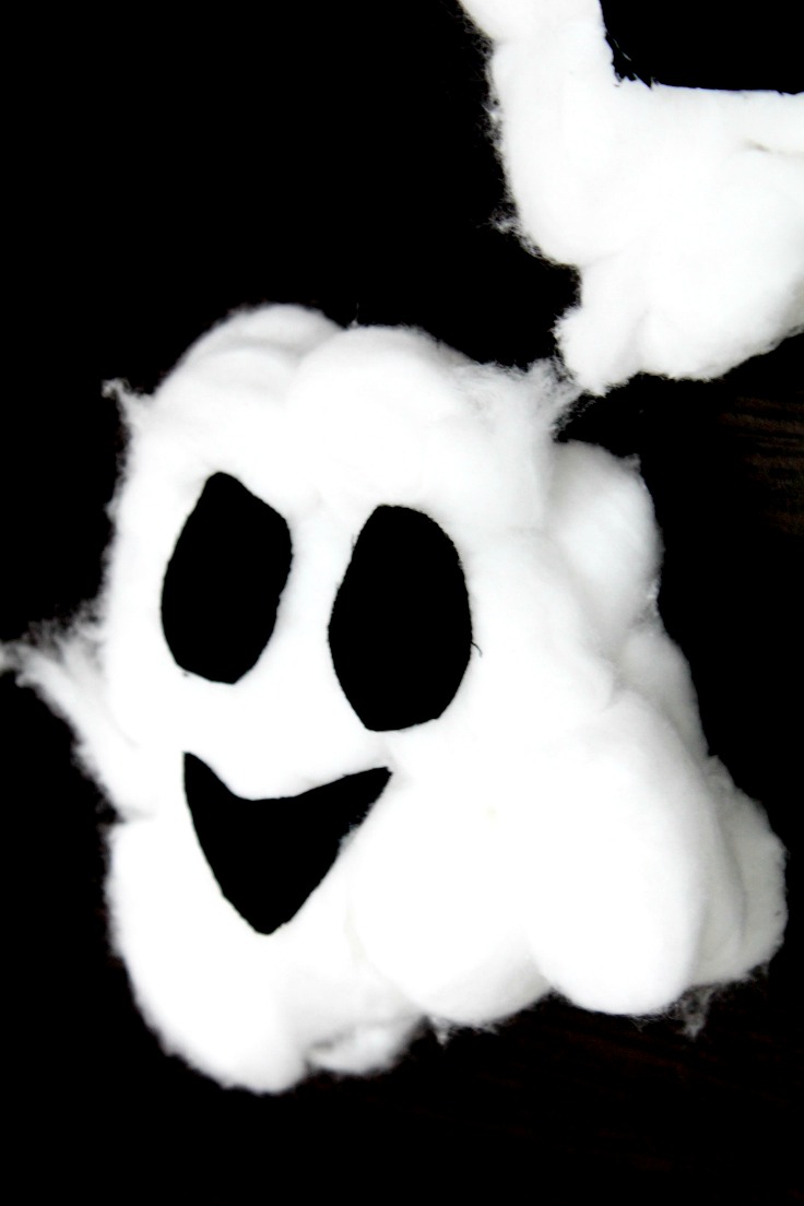 DIY Halloween ghosts