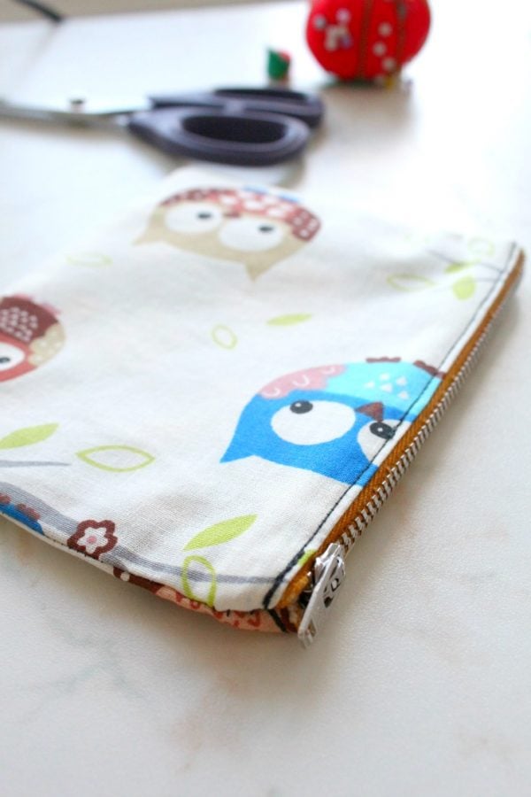 How to Sew a Zipper for a Pouch Easy Sewing Tutorial