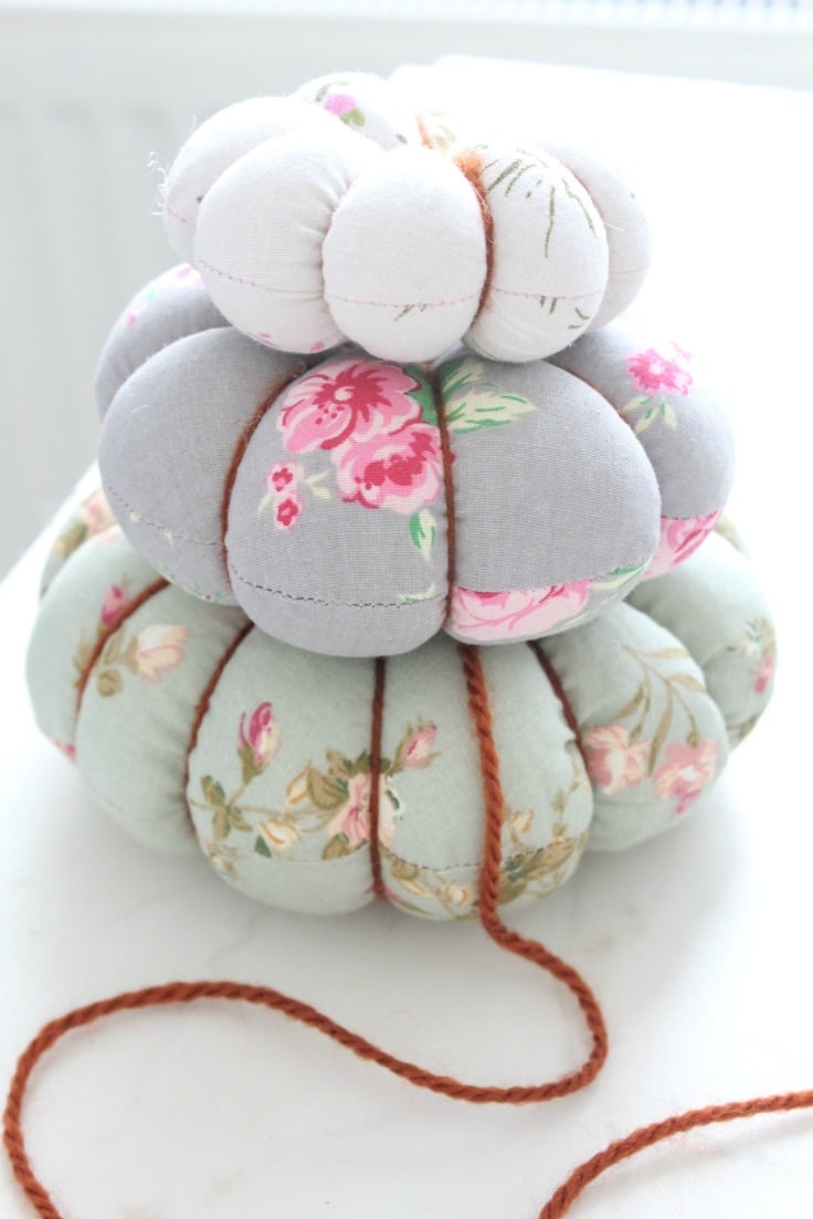 Fabric Pumpkins Pumpkin Shape Sweet Holder Pin Cushions For Sewing And  Quilting Wearable Needle Pincushion In Polka Orchid Bloom Wholesale From  Beiyuan99, $24.62