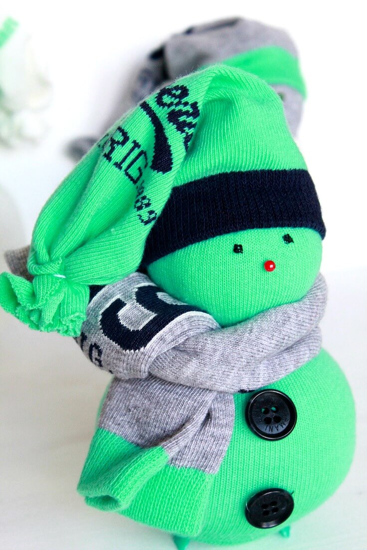 DIY: How to Make an Adorable Snowman with a Sock 