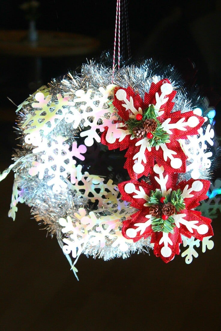 How to make a tinsel wreath