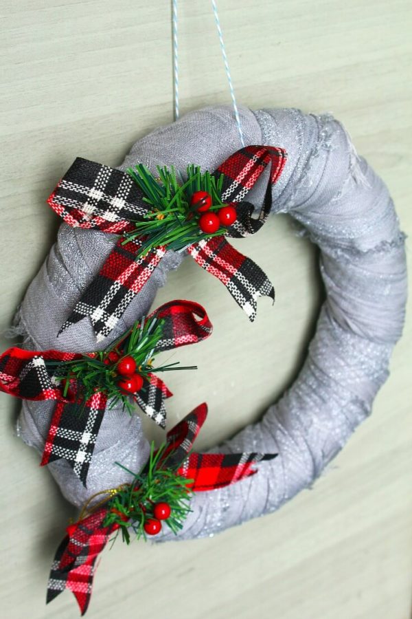 Easy Christmas Wreath From Scarf Easy Peasy Creative Ideas