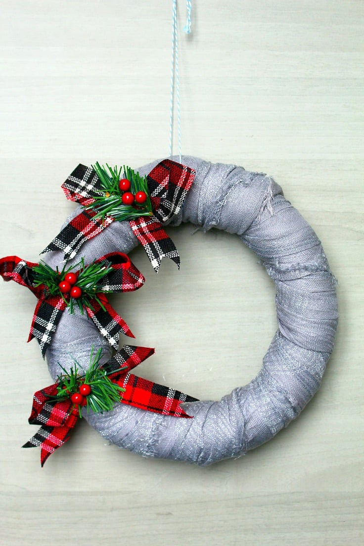 Scarf Christmas Wreath Tutorial