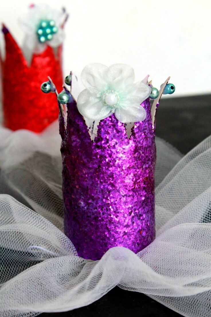 diy-princess-crown-made-with-paper-rolls-glitter-tulle