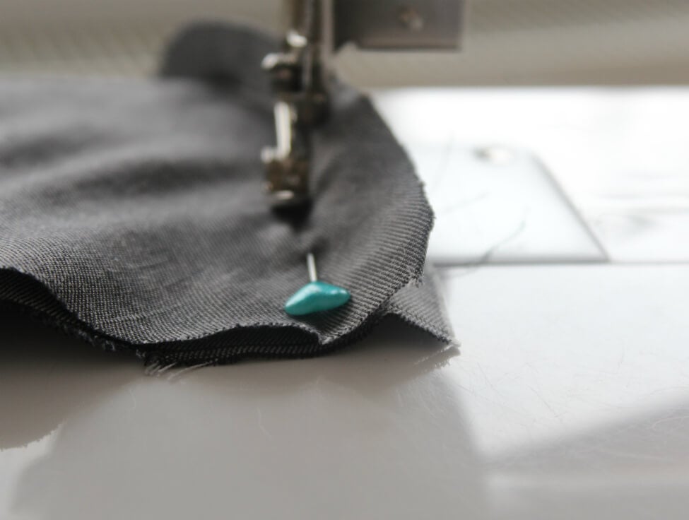 How To Sew An Invisible Zipper - Easy Peasy Creative Ideas