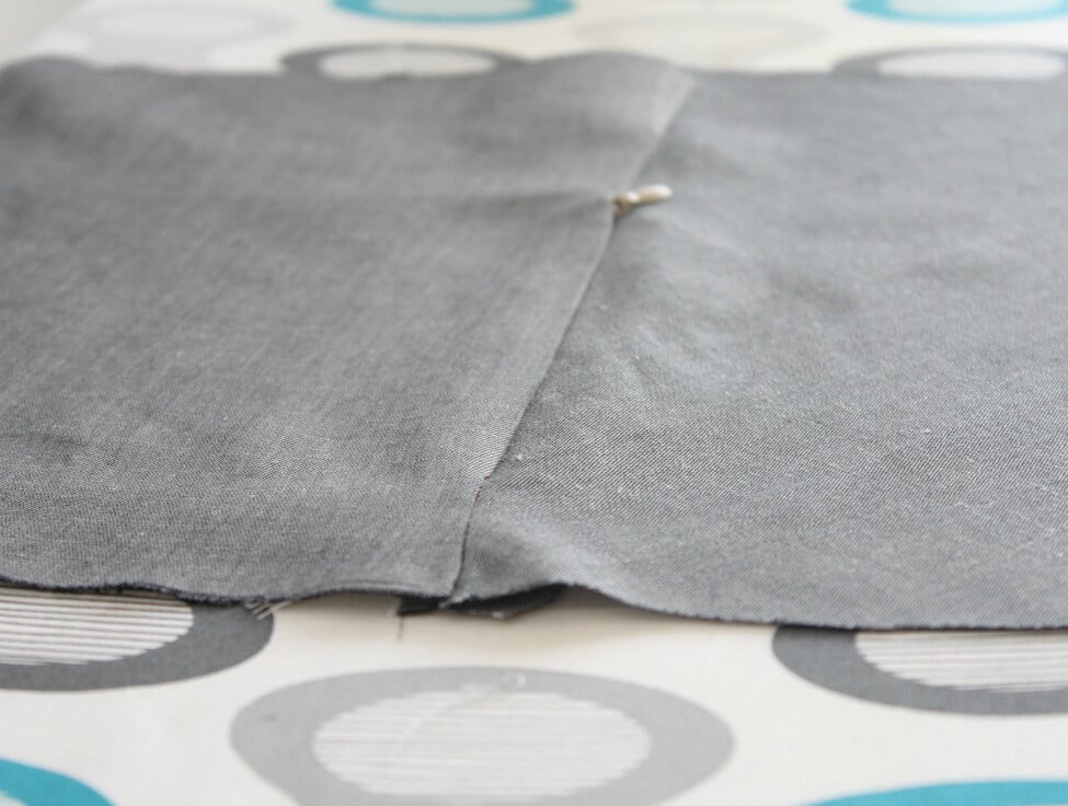 How To Sew An Invisible Zipper - Easy Peasy Creative Ideas