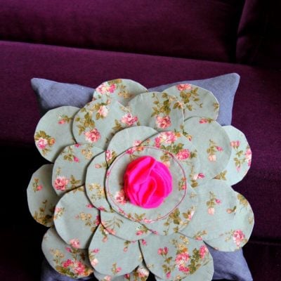 Sew an absolutely stunning easy flower pillow case