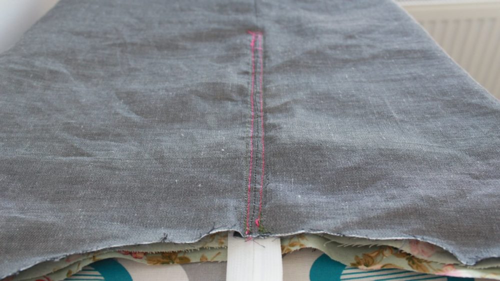 How to line a skirt with a zipper