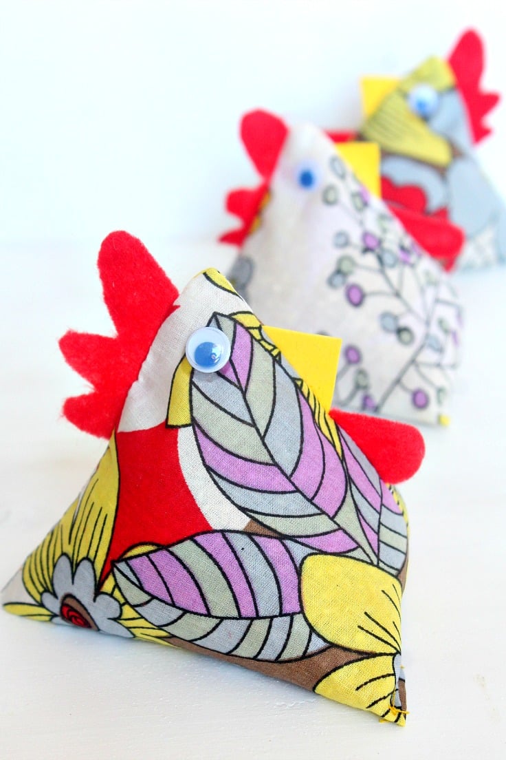 Adorable and easy chicken pattern weights
