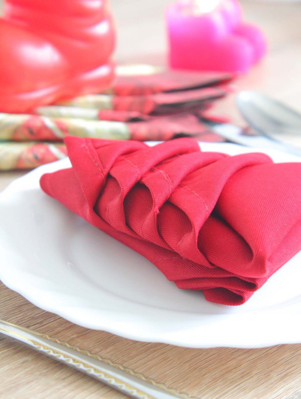 DIY Christmas Tree Napkin folding