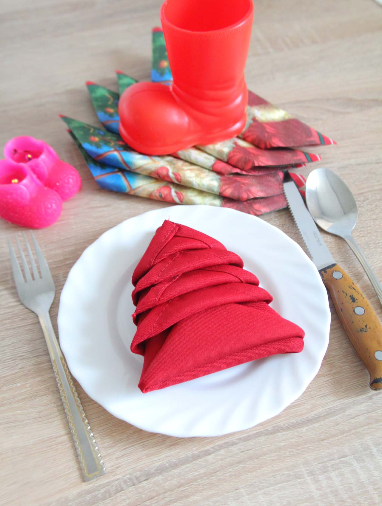 Christmas Napkin Folds 