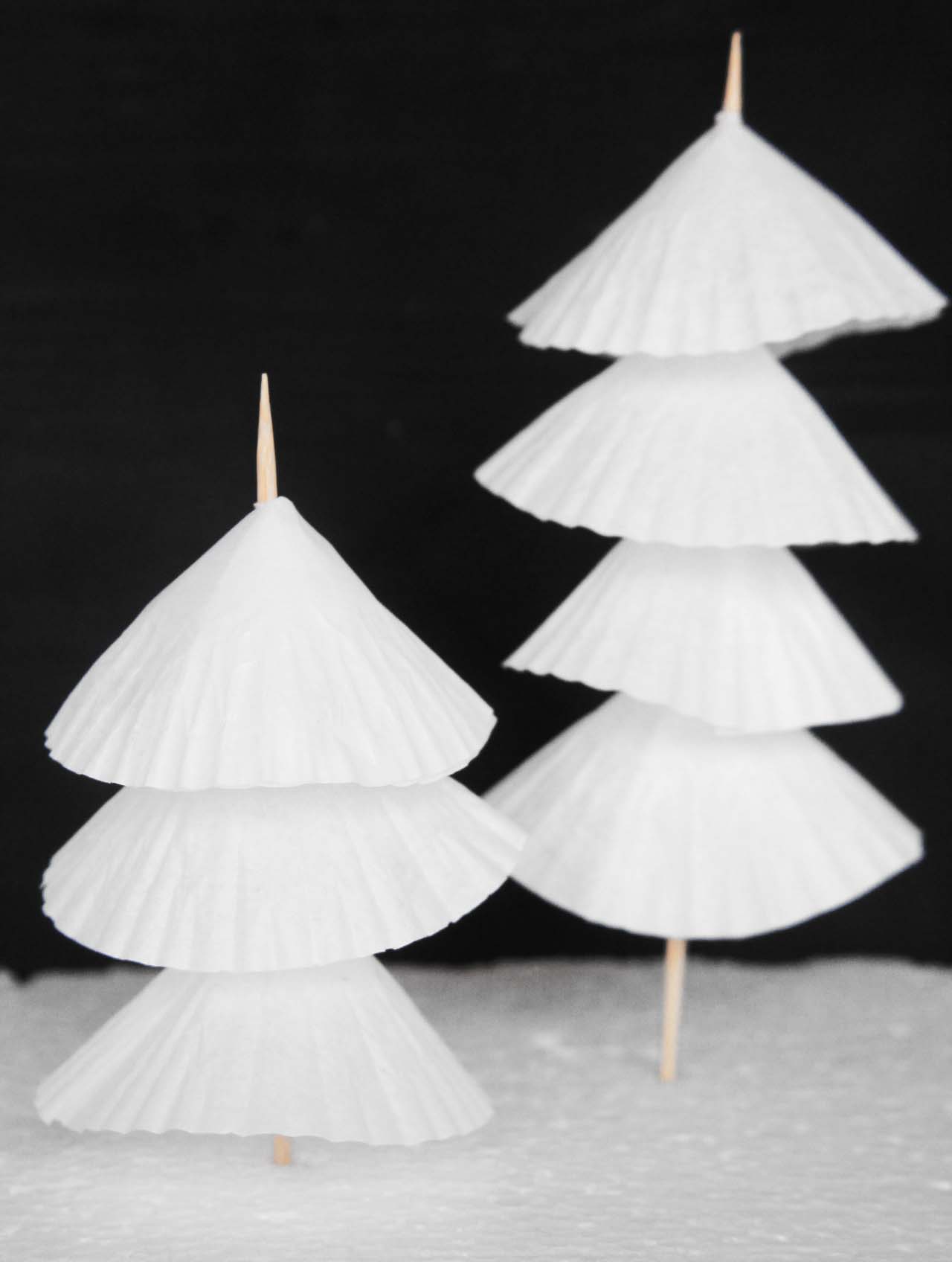 These little Paper Christmas trees are crazy easy & affordable