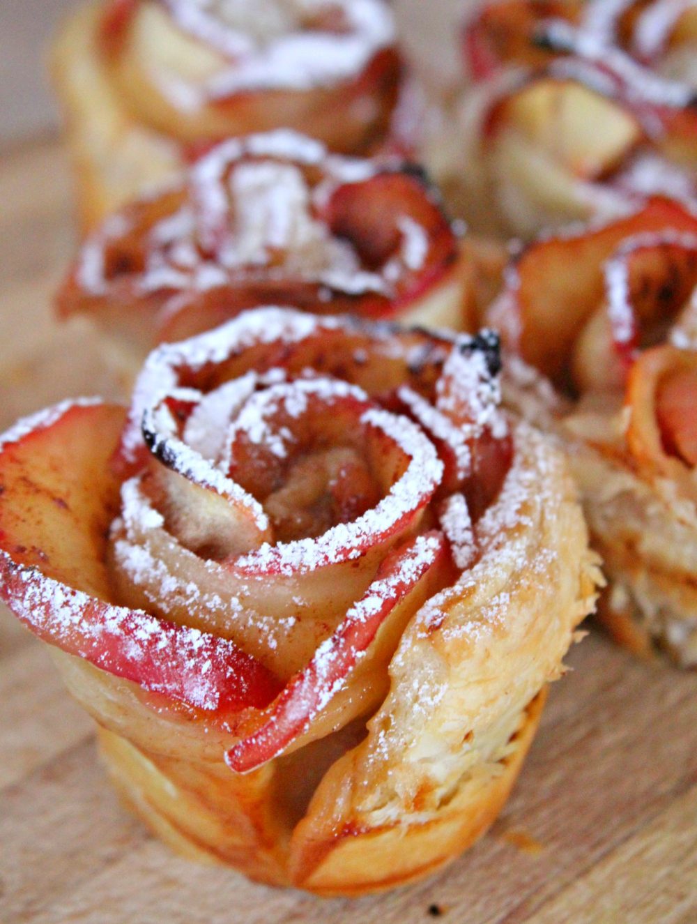 Apple Roses Recipe In Puff Pastry - Easy Peasy Creative Ideas