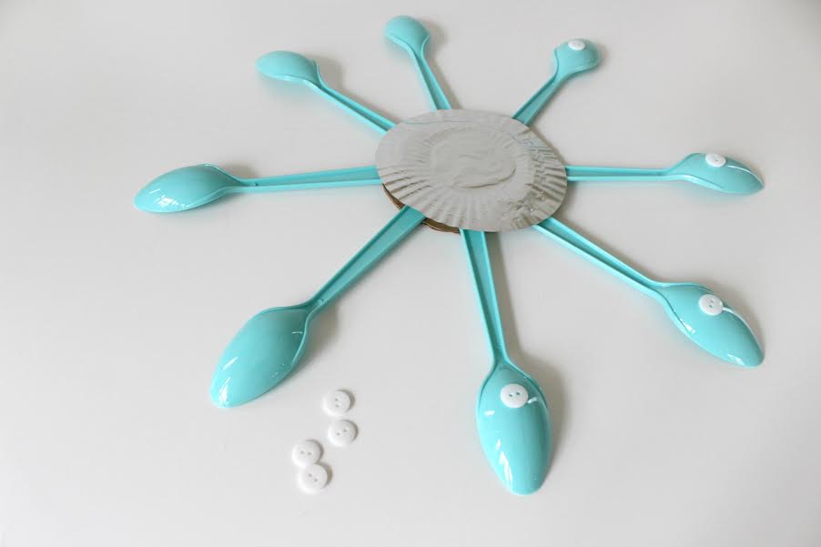 Snowflake Craft To Keep Kids Entertained On Winter Days