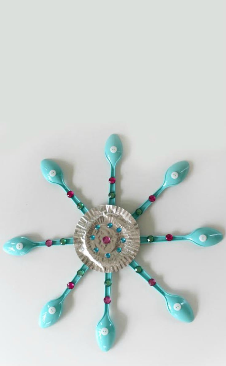 DIY Snowflake Craft That Will Keep Kids Busy On Snow Days