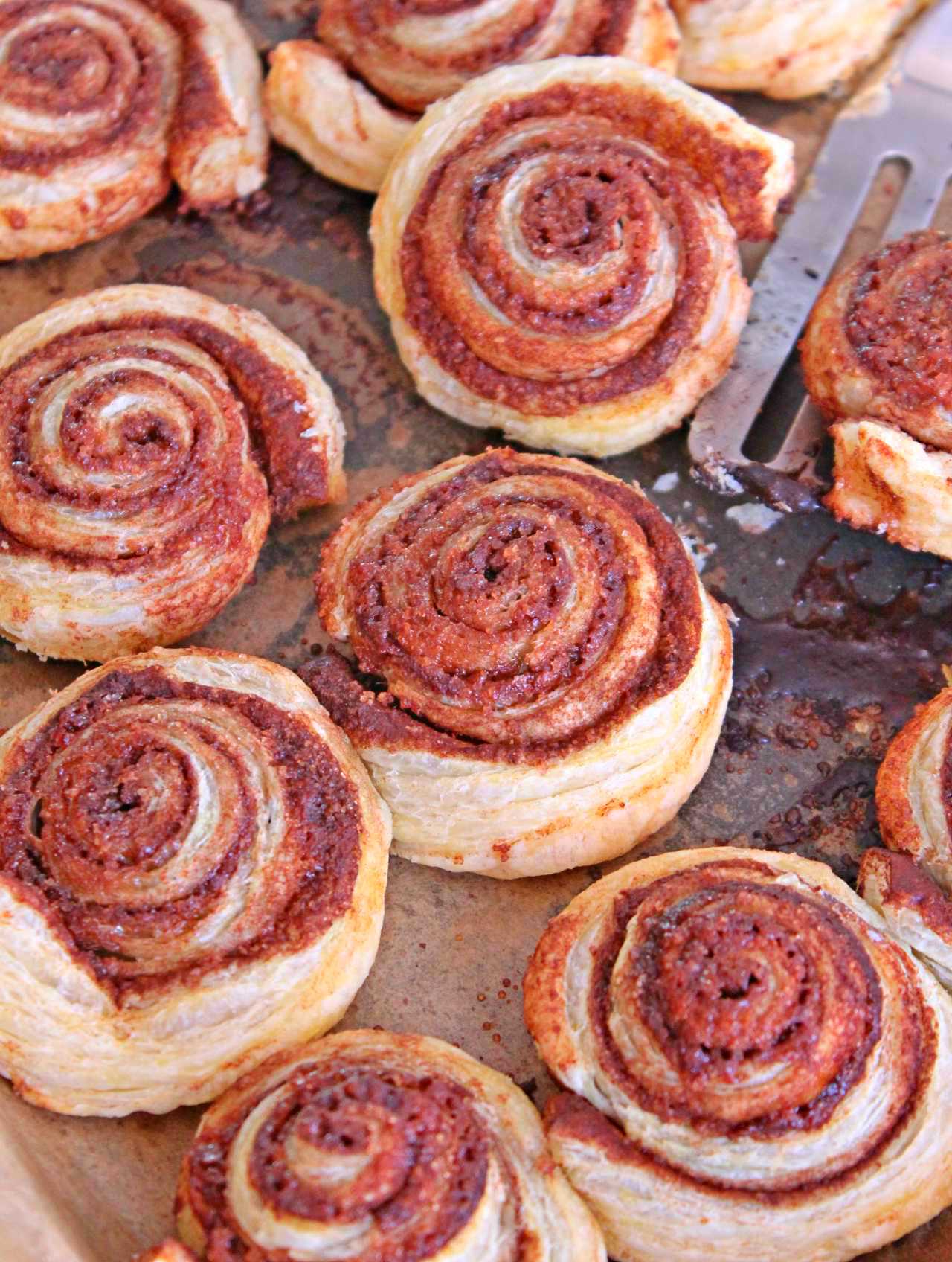 Simple Cinnamon Rolls With Puff Pastry