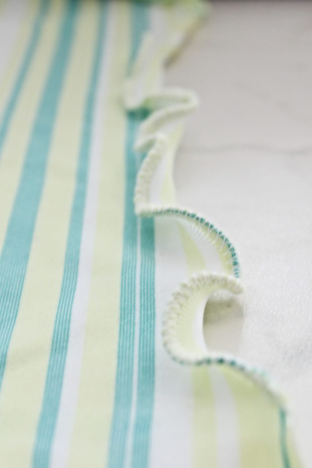 How to Sew a Lettuce Hem, with Video Tutorial - Easy Peasy